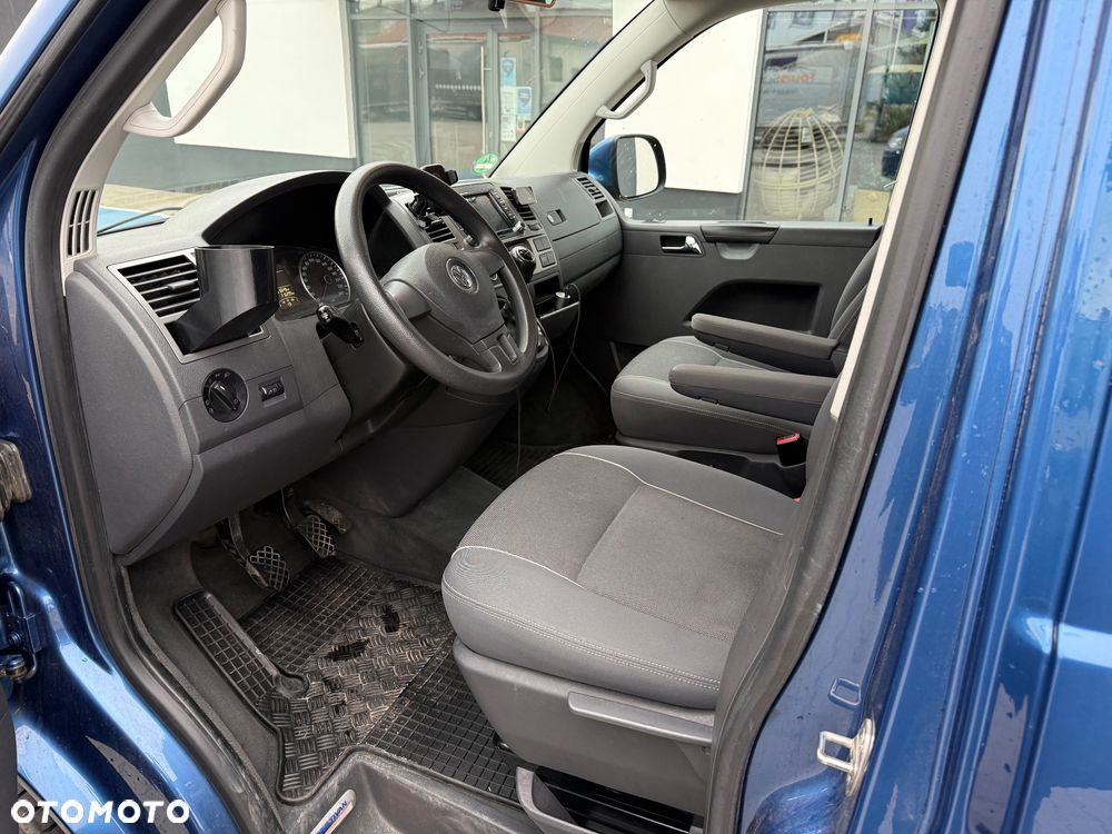 Volkswagen Multivan - 22