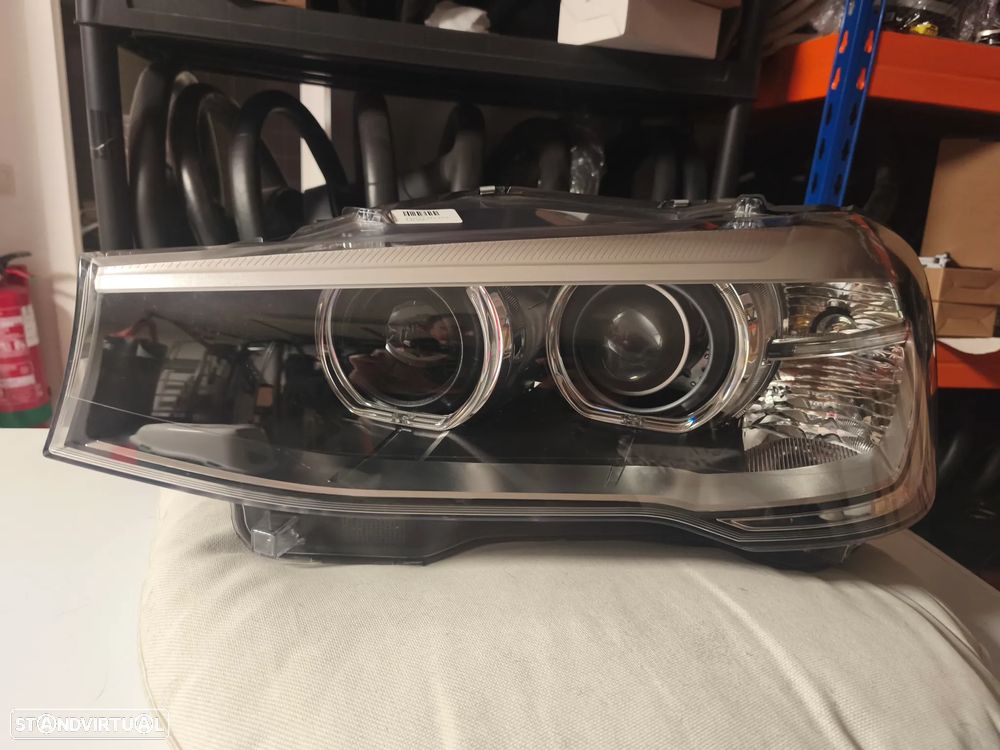 Farol esquerdo bi-xenon direcional X3 F25 LCI X4 F26