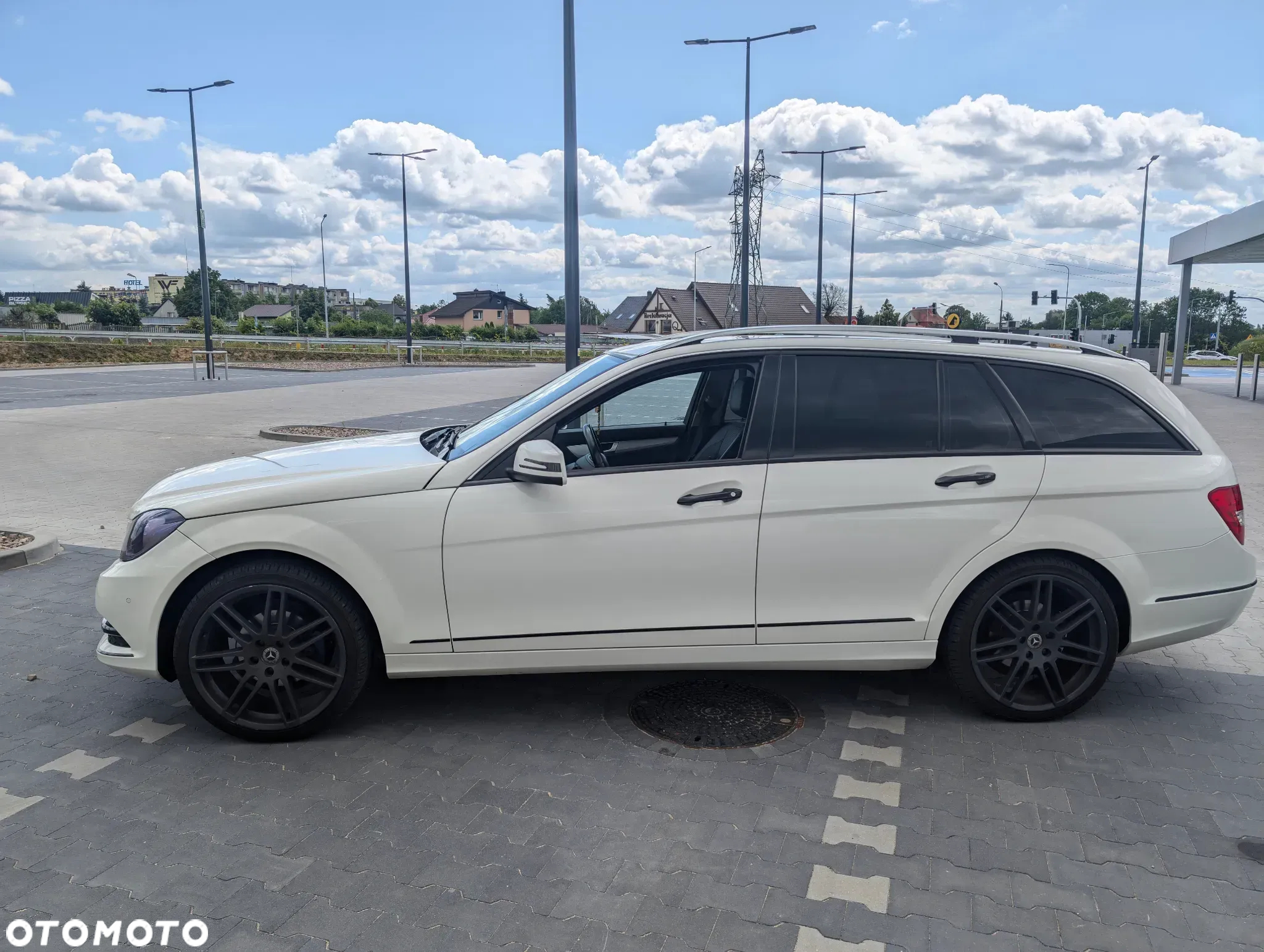 Mercedes-Benz Klasa C 180 T CGI Automatik BlueEFFICIENCY Avantgarde - 2
