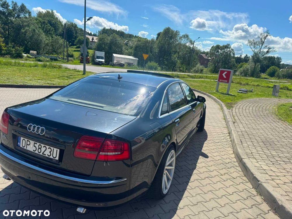 Audi A8 - 4