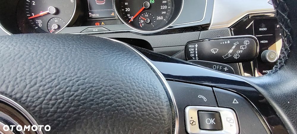 Volkswagen Passat - 22