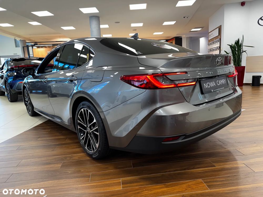 Toyota Camry 2.5 Hybrid Dynamic Force Executive e-CVT - 4