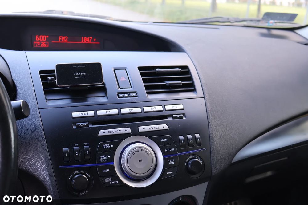 Mazda 3 2.0 Exclusive + - 8