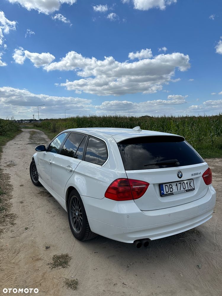 BMW Seria 3 325xi - 2