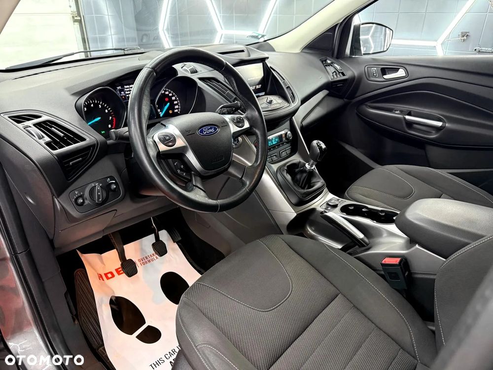 Ford Kuga 1.5 EcoBoost 2x4 Titanium - 23