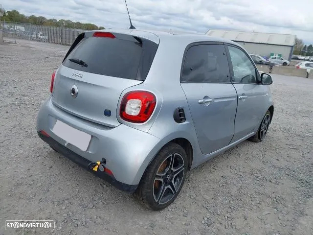 Smart EQ ForFour 82cv Elétrico - 18kWh - Parachoques | Frente Completa | Rádio | Jantes | Faróis | Portas | Vidro | Motor elétrico | Tampa Mala | Bateria | Farolim | Farolins | Xenon | Pre LCI - 4
