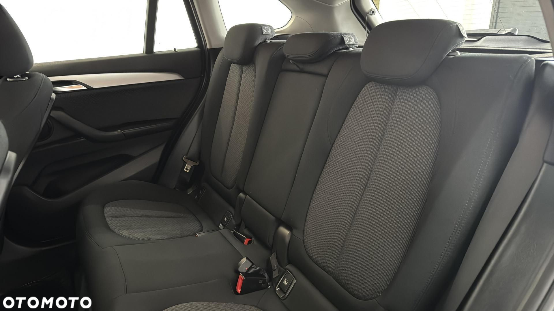 BMW X1 sDrive18d - 18