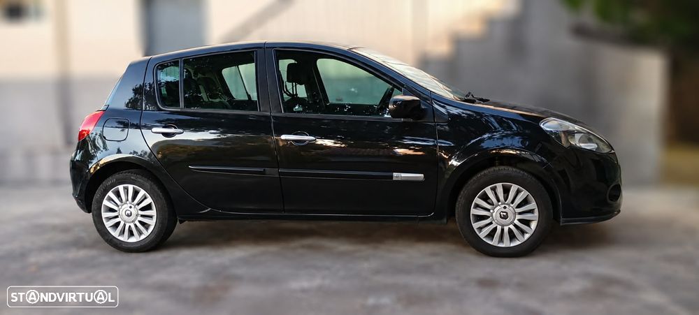 Renault Clio 1.2 16V Authentique - 2