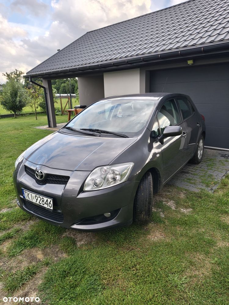 Toyota Auris - 1