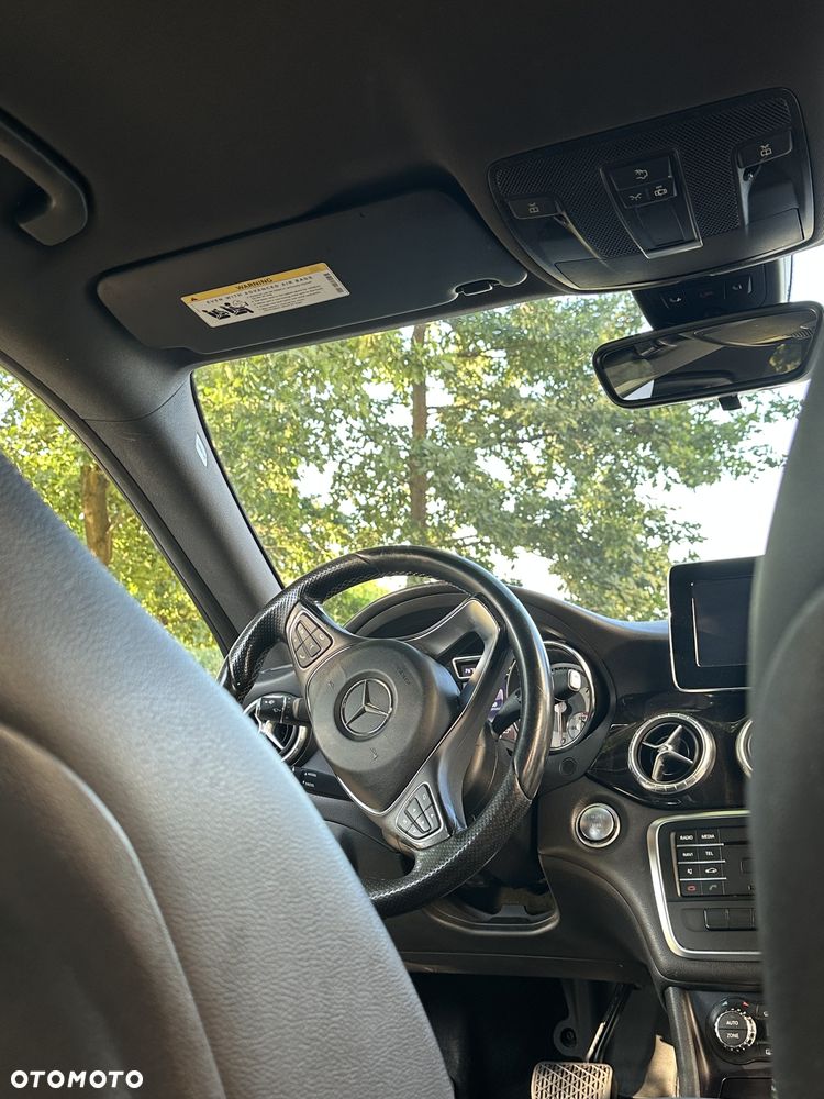 Mercedes-Benz CLA 250 7G-DCT AMG Line - 12