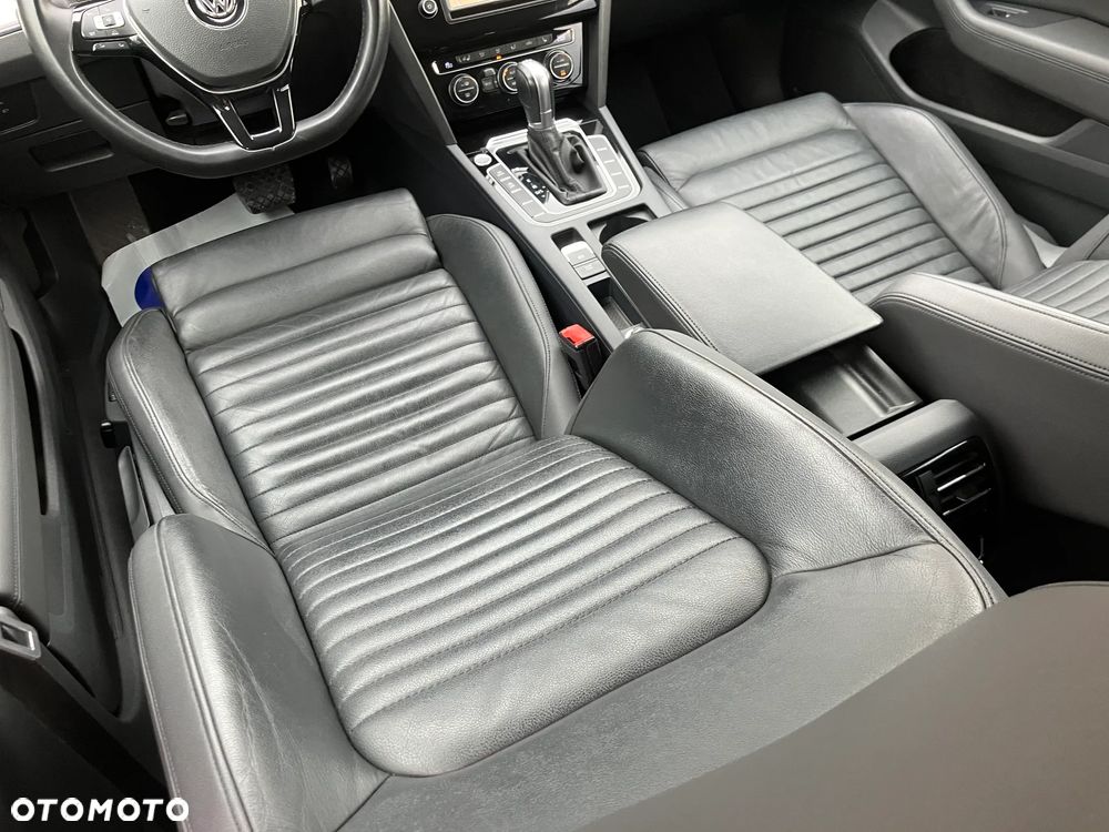 Volkswagen Passat 2.0 TDI (BlueMotion Technology) DSG Highline - 32