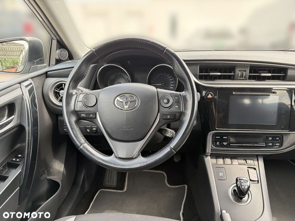 Toyota Auris - 13