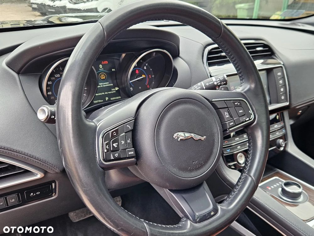 Jaguar F-Pace 2.0 i4D AWD Prestige - 27