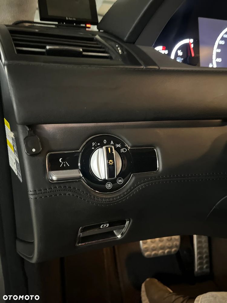 Mercedes-Benz CL - 21