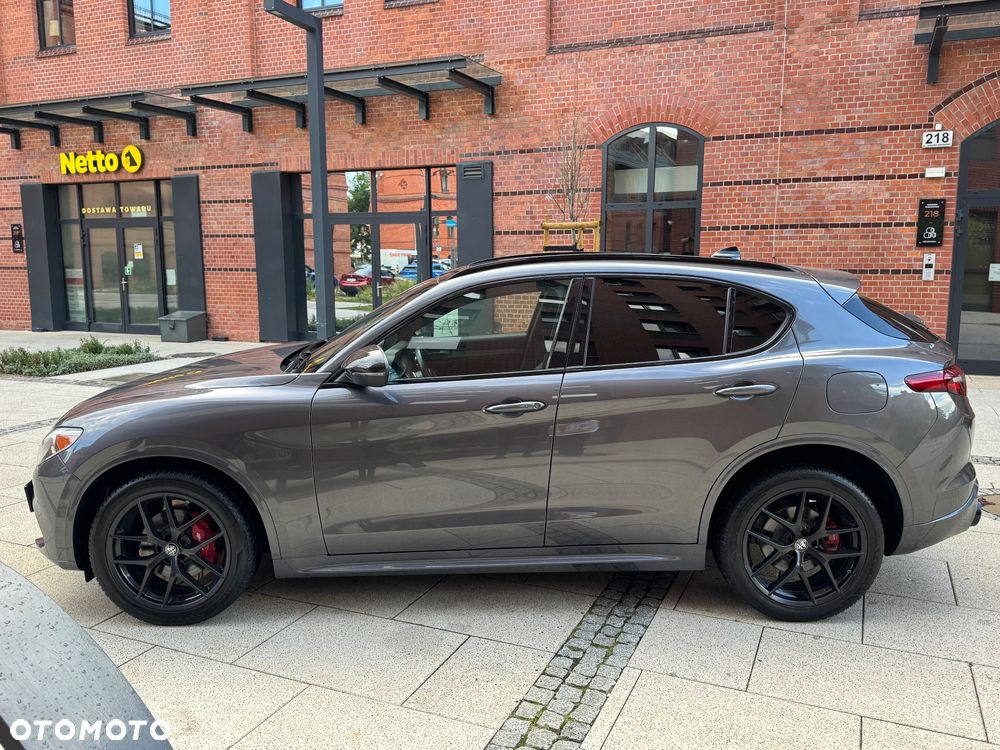 Alfa Romeo Stelvio - 7