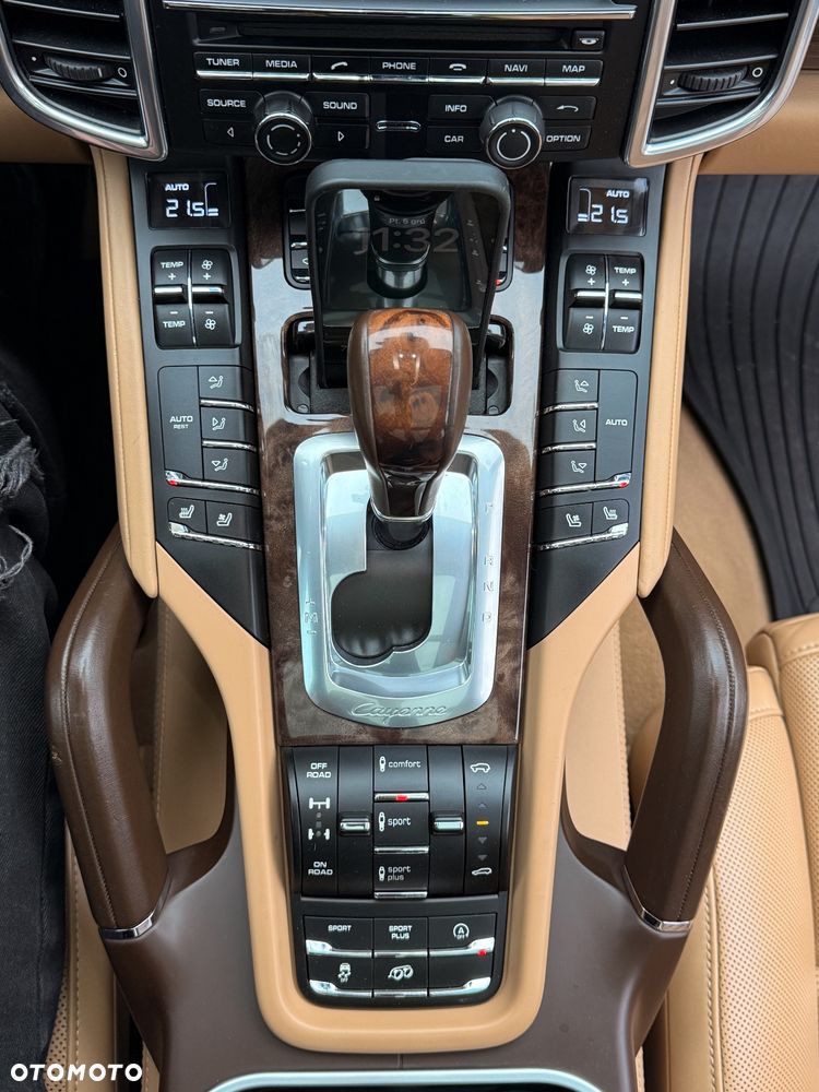 Porsche Cayenne GTS Tiptronic S - 27