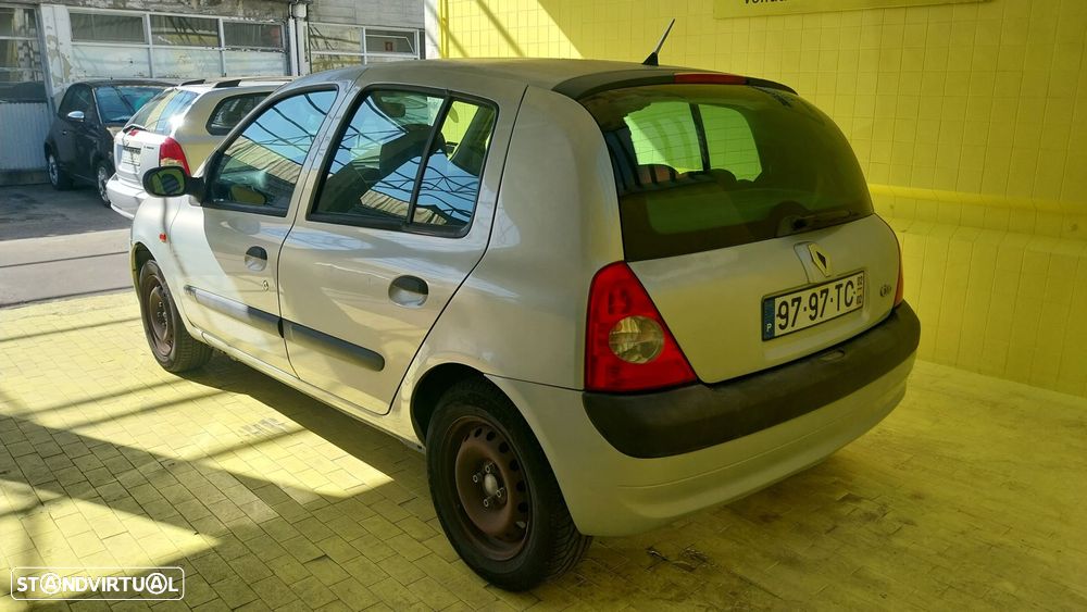 Renault Clio 1.2 16V Privilège - 5
