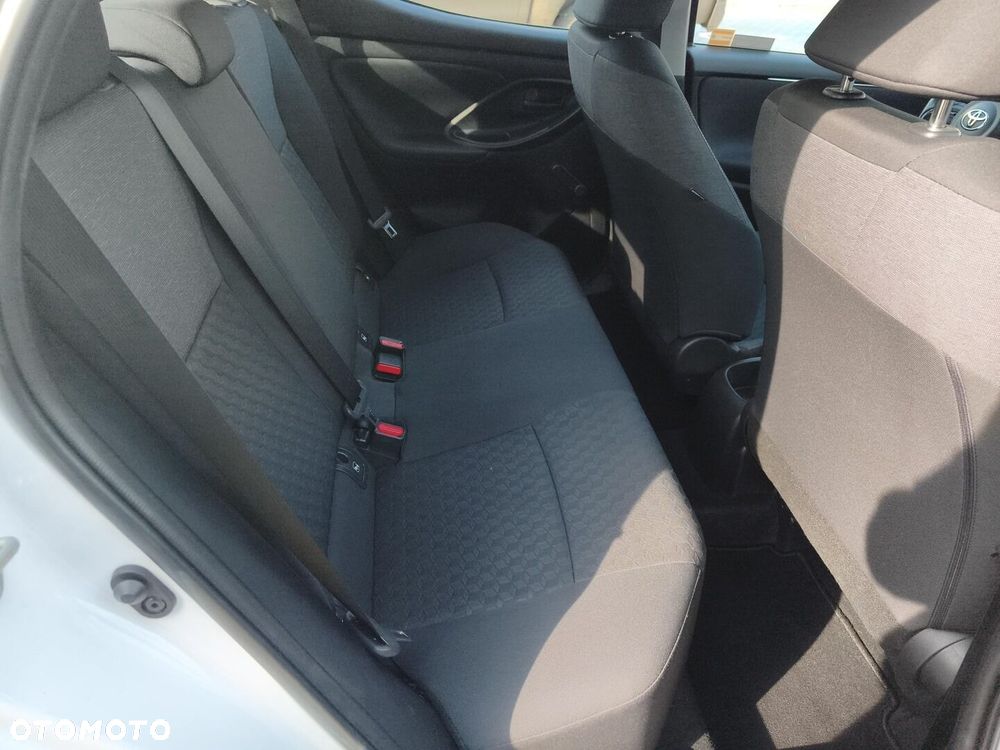 Toyota Yaris - 10
