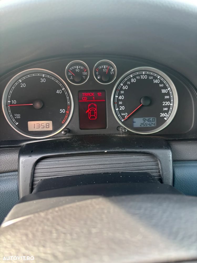 Volkswagen Passat 2.0 TDI DPF Exclusive - 9