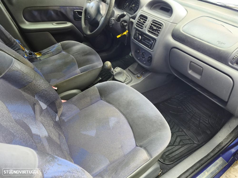 Renault Clio 1.2 RT - 8