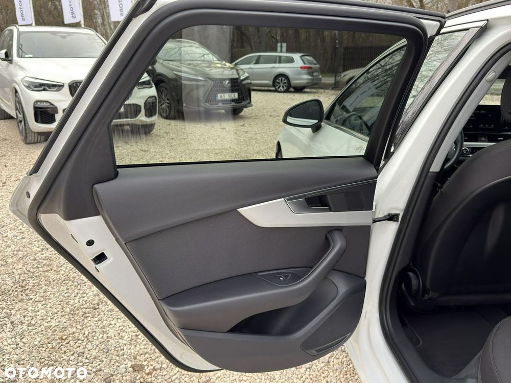 Audi A4 Avant 40 TFSI quattro S tronic - 14