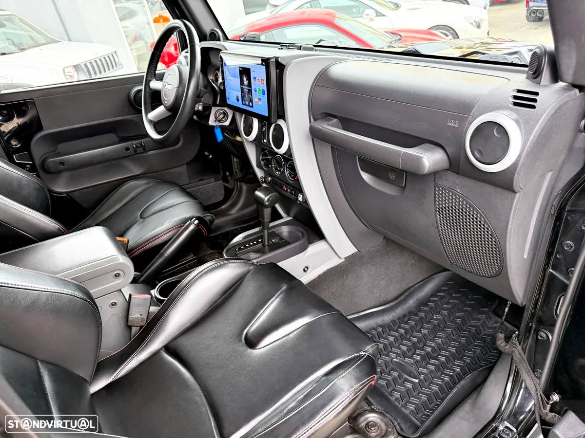 Jeep Wrangler 2.8 CRD ATX Sport - 21