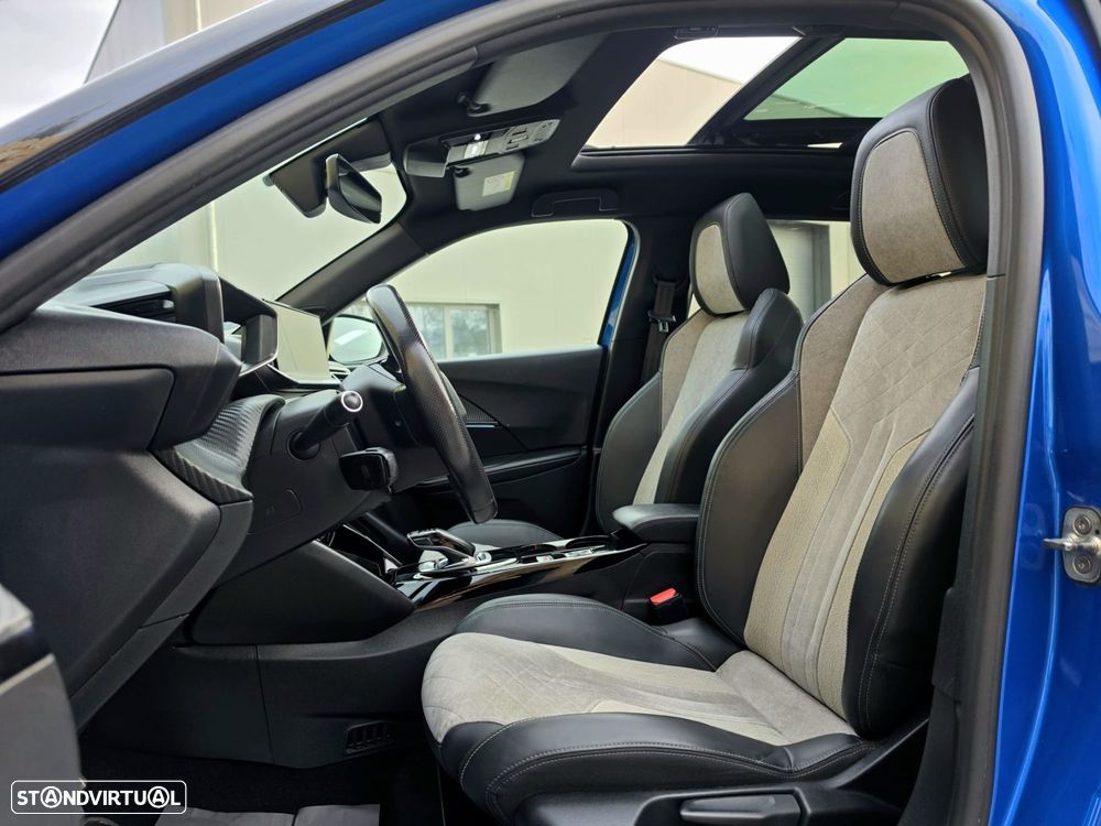 Peugeot e-2008 50 kWh GT - 28