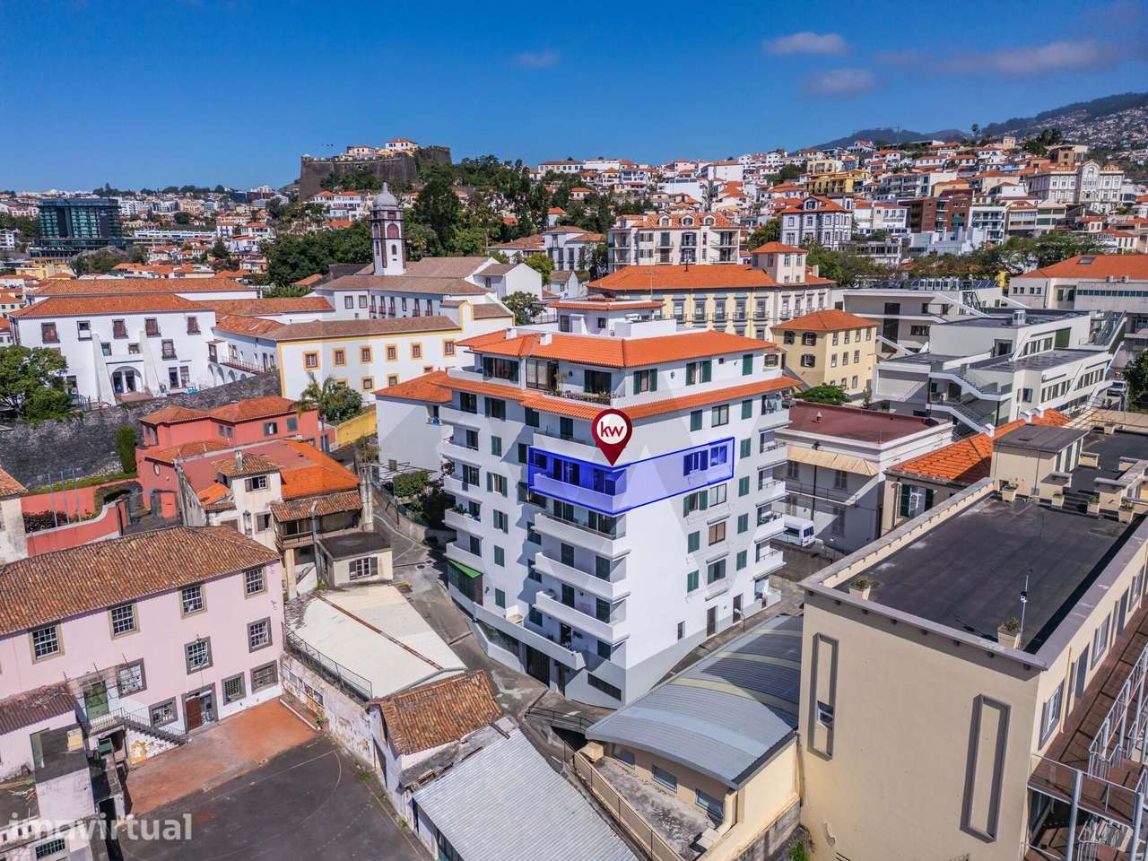 Apartamento T3 transformado em T2, no centro da cidade do Funchal – Lo - Grande imagem: 2/34