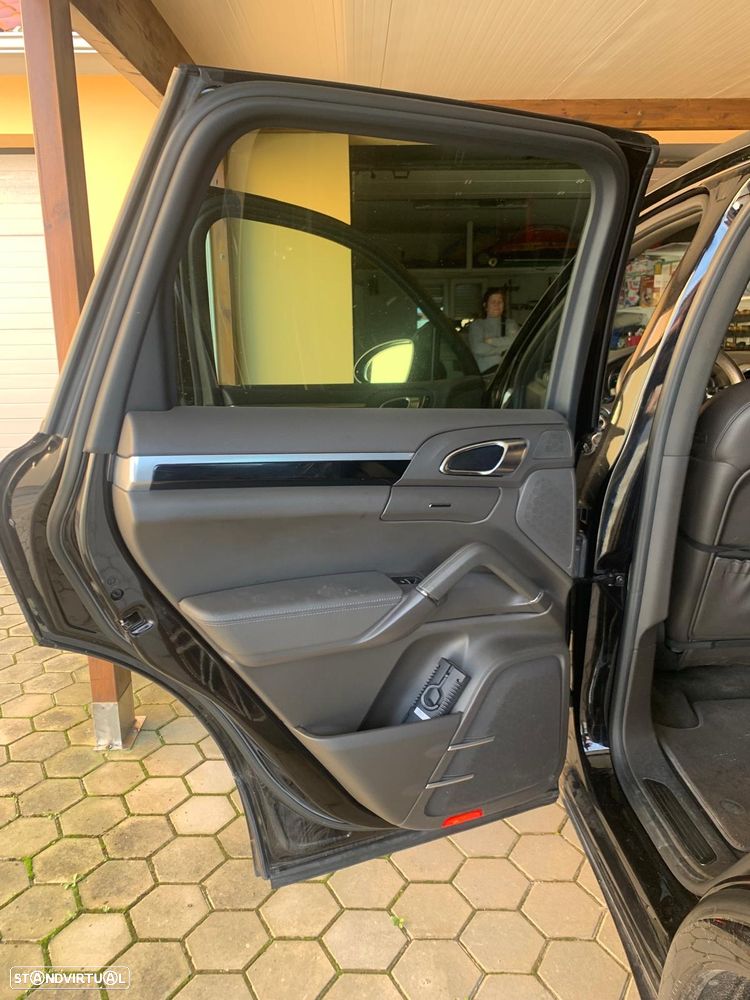 Porsche Cayenne S - 6