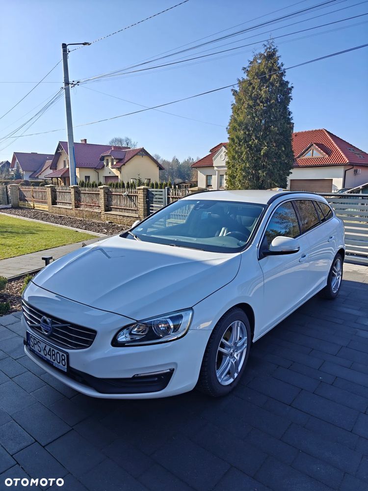 Volvo V60 D3 Momentum - 1