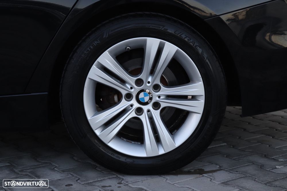 BMW 318 d Touring xDrive Line Sport - 15