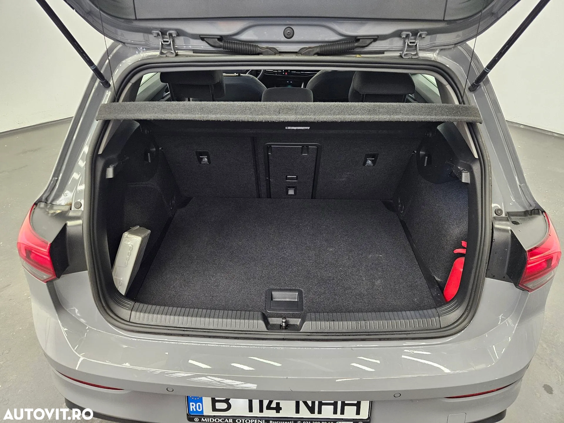 Volkswagen Golf - 6