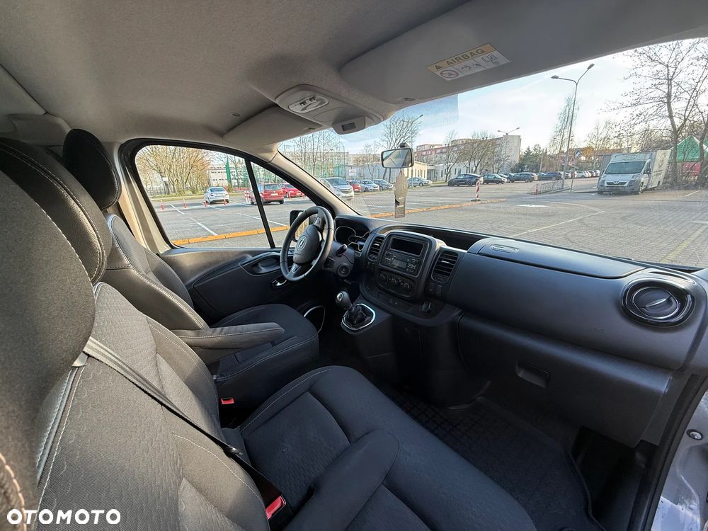 Opel Vivaro L2H1 2,9t Elegance - 11