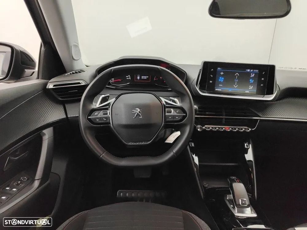 Peugeot 2008 1.2 PureTech Active EAT8 - 6