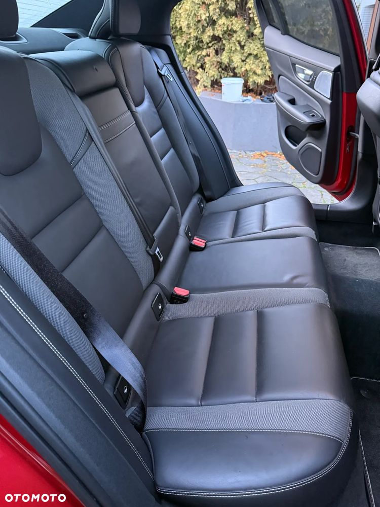 Volvo S60 T6 AWD Geartronic RDesign - 26