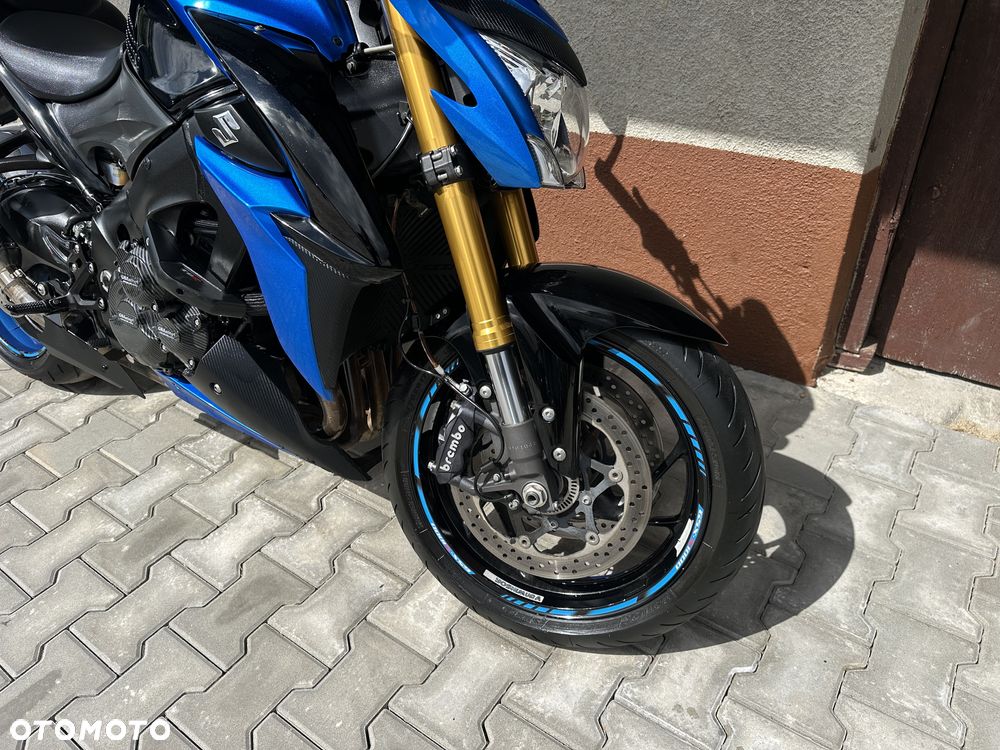 Suzuki GSX - 20