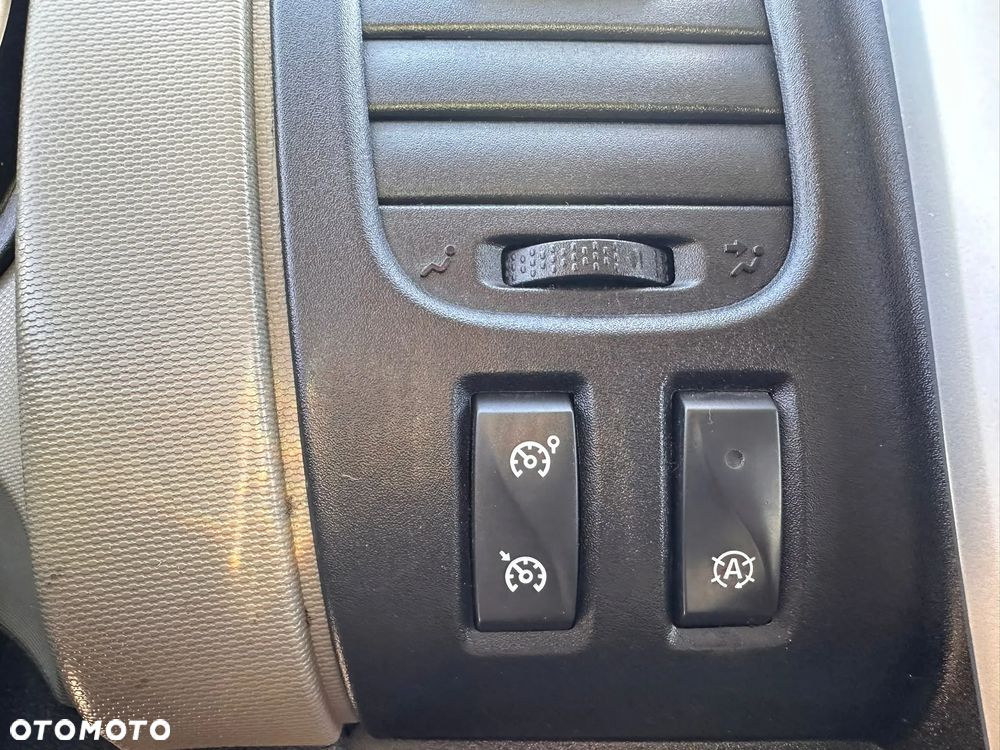 Nissan Nv300 LONG L2H1 jak Trafic, Vivaro 1.6 diesel dCi 125manual 2018 rok WEBASTO, KAMERA COFANIA, CZUJNIKI PARKOWANIA, NIEWIELKI PRZEBIEG! - 37