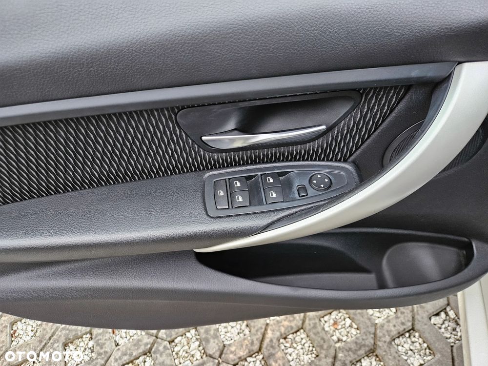 BMW Seria 3 318d Blue Performance - 13