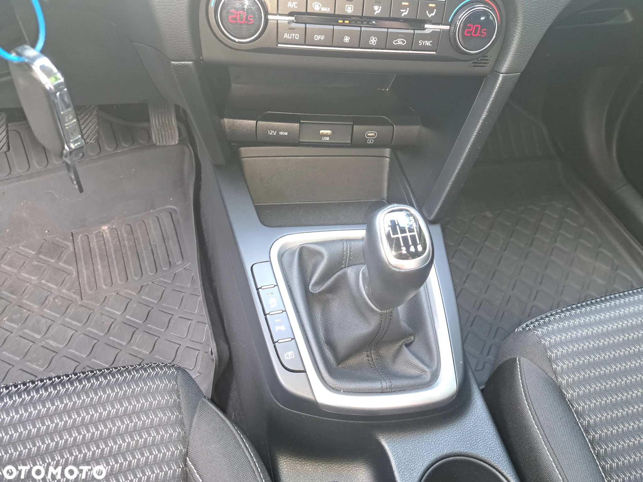 Kia Ceed 1.5 T-GDI M - 12