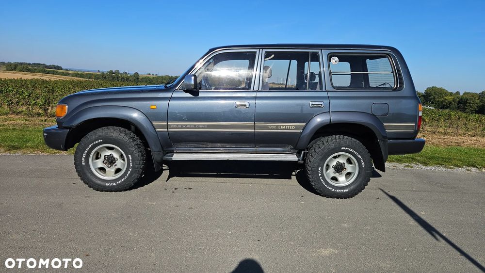 Toyota Land Cruiser - 4