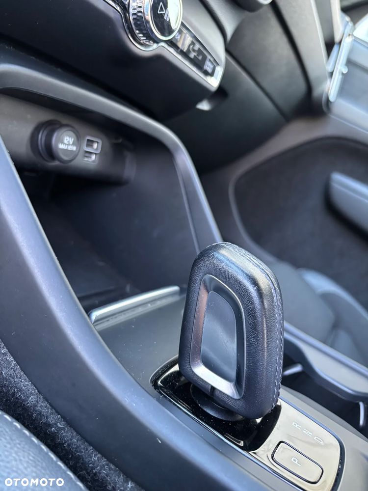 Volvo XC 40 T3 Momentum - 18