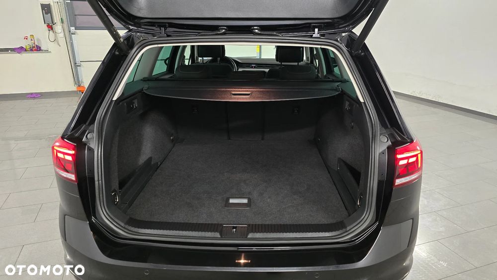 Volkswagen Passat - 9