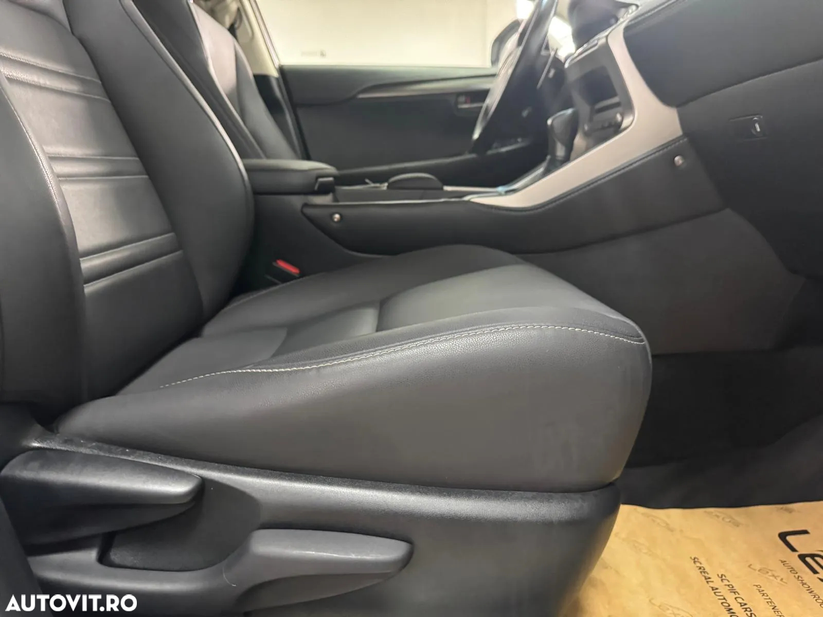 Lexus Seria NX 300h AWD Executive Plus - 17