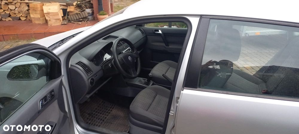 Volkswagen Polo 1.4 16V Trendline - 7