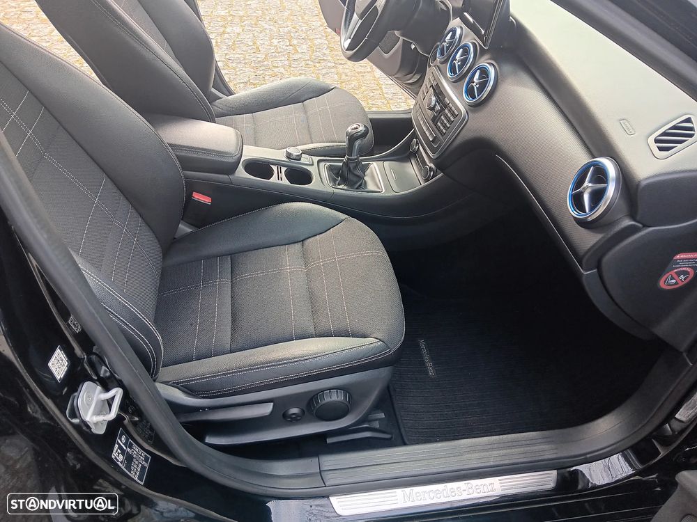 Mercedes-Benz A 180 CDI BlueEFFICIENCY - 11