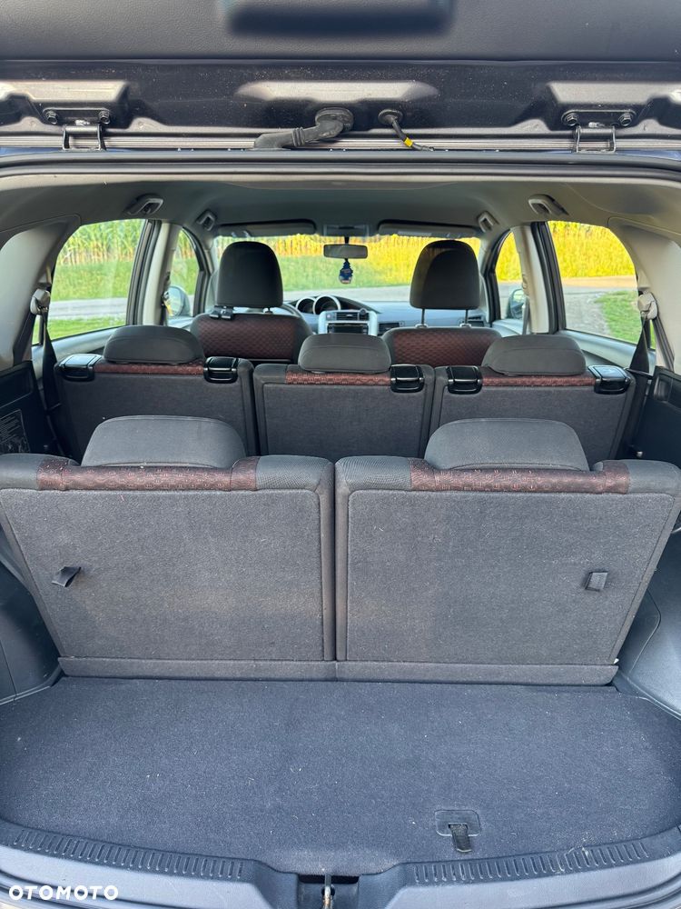 Toyota Verso 2.0 D-4D 2010 7os - 10