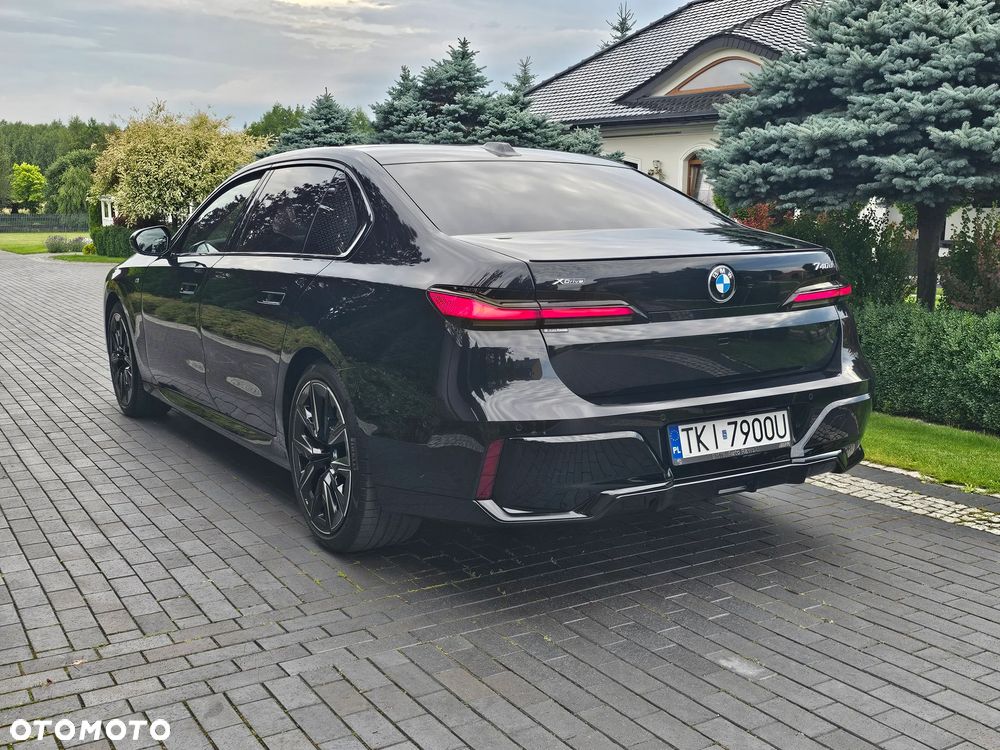 BMW Seria 7 740d xDrive mHEV sport - 11