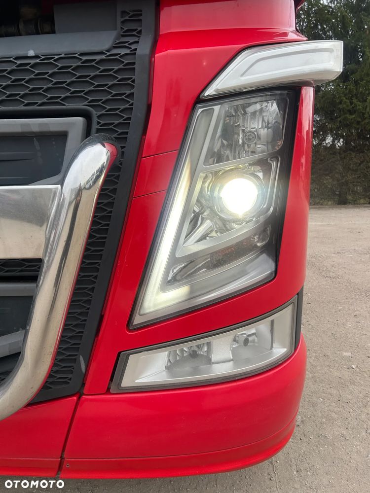 Volvo FH 460 AUTOMAT / HALOGENY ORUROWANIE / FULL SPOJLERY / OBRTOWE SIEDZENIE / KSENONY / LED / POLSKI SALON / PRZEBIEG 995 TYS. KM / EURO 6 / 2014 ROK !! - 8
