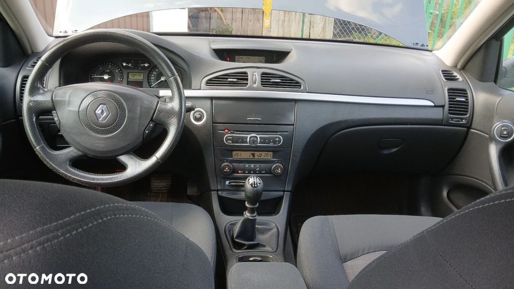 Renault Laguna 1.9 dCi FAP Emotion - 15