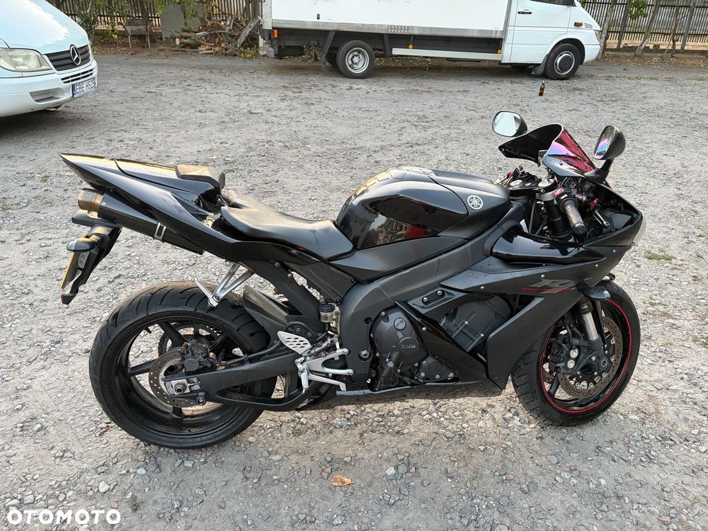 Yamaha R1 - 2
